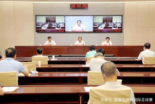 俞俐均27岁生日直播粉丝送祝福 因平台竞争被尴尬误导